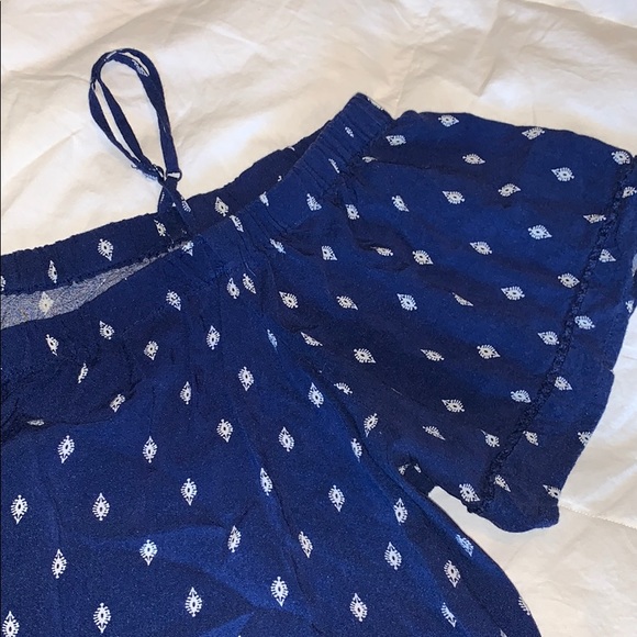 Old Navy blue and white print shirt. Size XL - Picture 3 of 5